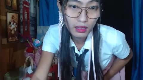 queensteffi online show from December 10, 7:32 pm
