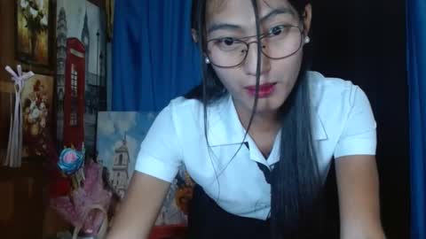 queensteffi online show from December 14, 7:03 pm