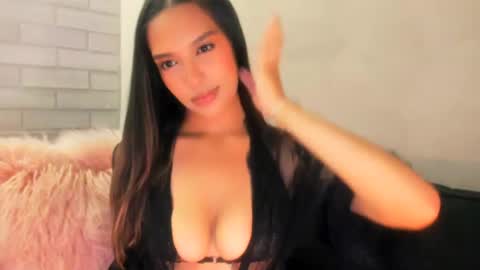 Snapshot of queenv66 chatting on June 27, 3:33 am Val - online show from June 27, 3:33 am