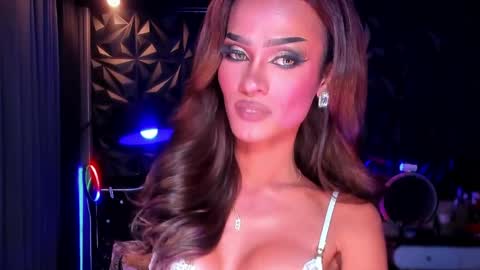 ValentinaMoone online show from May 27, 9:56 pm