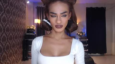 ValentinaMoone online show from June 15, 11:18 pm