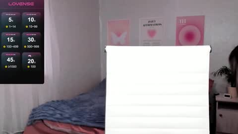 Snapshot of queitsharm_ chatting on January 18, 6:50 am Anna online show from January 18, 6:50 am