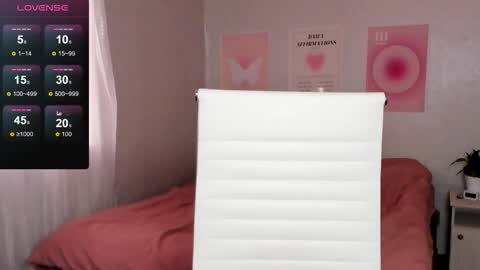 Snapshot of queitsharm_ chatting on February 2, 7:29 am Anna online show from February 2, 7:29 am