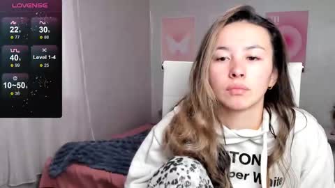 Snapshot of queitsharm_ chatting on February 7, 7:01 am Anna online show from February 7, 7:01 am