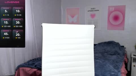 Snapshot of queitsharm_ chatting on February 8, 6:39 am Anna online show from February 8, 6:39 am