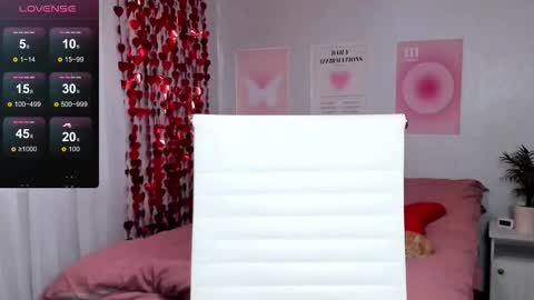 Snapshot of queitsharm_ chatting on February 18, 6:31 am Anna online show from February 18, 6:31 am