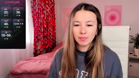 Snapshot of queitsharm_ chatting on February 19, 8:21 am Anna online show from February 19, 8:21 am