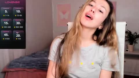 Snapshot of queitsharm_ chatting on March 2, 7:26 am Anna online show from March 2, 7:26 am