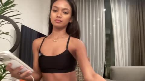 quelc538 online show from April 11, 1:48 pm