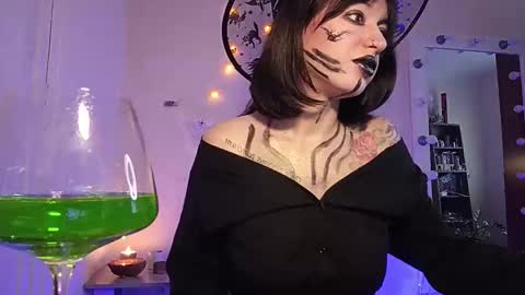 Snapshot of quiet_smile chatting on October 27, 8:40 am quiet_smile online show from October 27, 8:40 am