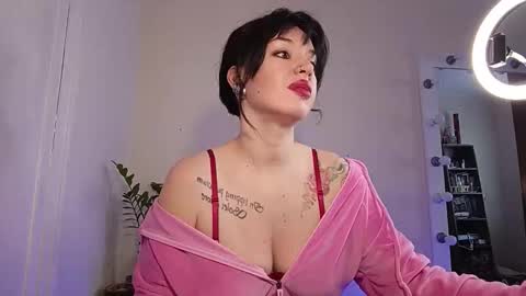 quiet_smile online show from November 23, 9:20 am