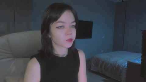 Snapshot of quietluxury chatting on December 19, 10:22 am quietluxury online show from December 19, 10:22 am