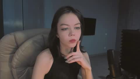 Snapshot of quietluxury chatting on February 7, 10:08 am quietluxury online show from February 7, 10:08 am