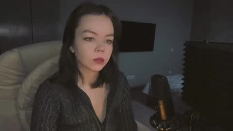 Snapshot of quietluxury chatting on February 11, 1:49 pm quietluxury online show from February 11, 1:49 pm