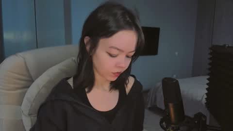 Snapshot of quietluxury chatting on February 17, 10:23 am quietluxury online show from February 17, 10:23 am