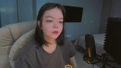 Snapshot of quietluxury chatting on February 18, 10:22 am quietluxury online show from February 18, 10:22 am