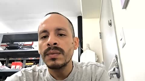 Snapshot of quik32 chatting on March 10, 3:20 pm quik32 online show from March 10, 3:20 pm