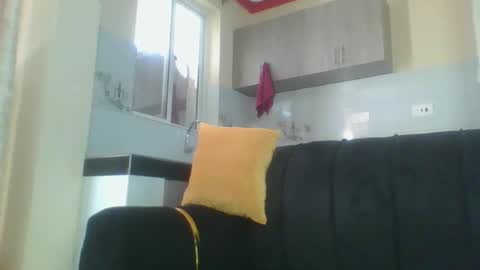 quinn_ce_ online show from November 13, 7:51 am