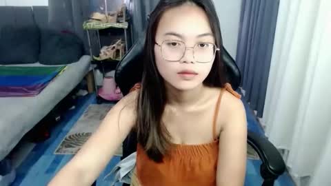 Snapshot of quinne_miles chatting on September 15, 4:34 am Quinne online show from September 15, 4:34 am