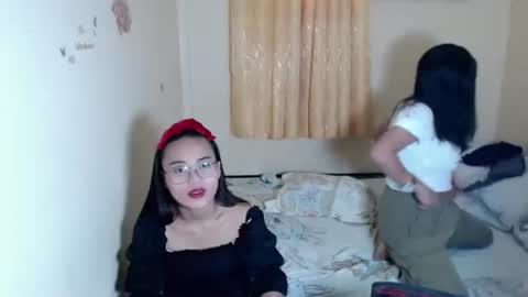 Snapshot of quinne_miles chatting on November 5, 4:01 am Quinne online show from November 5, 4:01 am