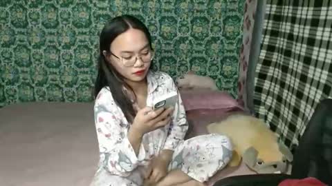 Snapshot of quinne_miles chatting on December 16, 6:18 am Quinne online show from December 16, 6:18 am