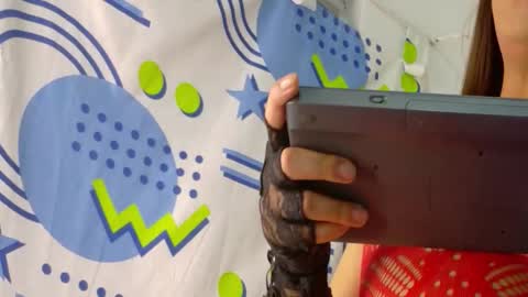 quuen_valery online show from March 26, 8:53 am