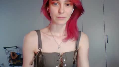 Snapshot of quyenpollio chatting on June 17, 3:13 pm Lana Pollio online show from June 17, 3:13 pm