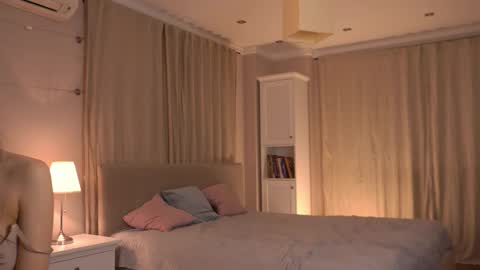 kiri online show from December 5, 4:14 pm