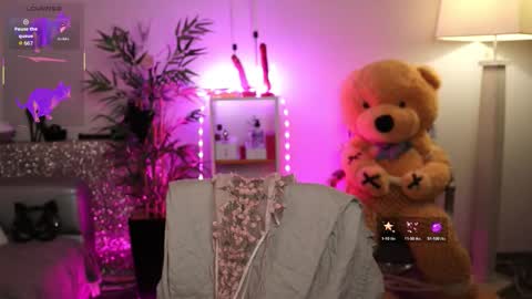 Nova Hollis online show from February 24, 4:43 am