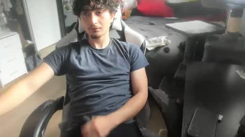 Snapshot of qwert4206 chatting on February 19, 9:33 pm qwert4206 online show from February 19, 9:33 pm