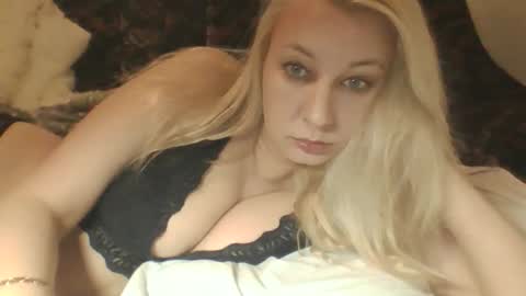 qwertyui online show from April 5, 2:25 pm