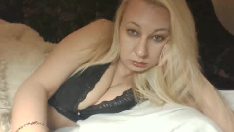 qwertyui online show from April 12, 3:39 pm