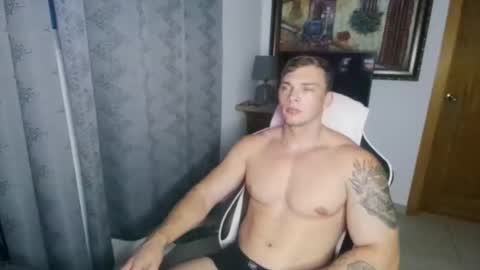 Snapshot of r9dima1998 chatting on November 10, 3:27 am Dmitry online show from November 10, 3:27 am