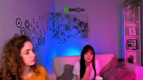 Snapshot of rachel_bloom__ chatting on November 25, 1:33 pm rachel_bloom__ online show from November 25, 1:33 pm