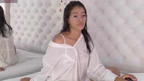 Snapshot of rachel_jamesx chatting on May 10, 4:50 am rachel_jamesx online show from May 10, 4:50 am