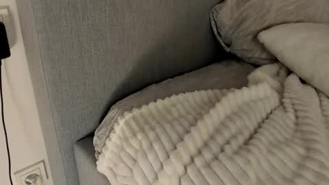 Sherryl online show from December 19, 9:11 pm