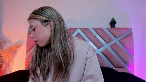 Rachell online show from May 31, 3:47 am