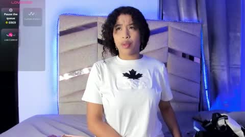 Snapshot of rachell_grey_ chatting on April 24, 3:09 am Rachel online show from April 24, 3:09 am