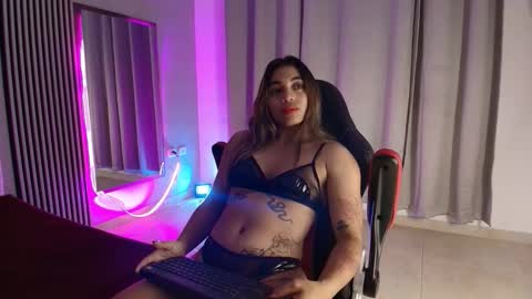 Snapshot of rachell_owen chatting on September 17, 4:58 am rachell_owen online show from September 17, 4:58 am
