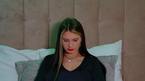 RachellSimpson online show from March 8, 7:09 pm