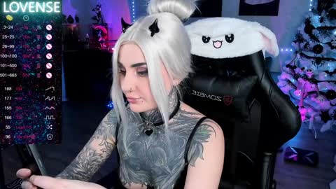  Miko Pleasee help me get 100 likes online show from January 17, 5:19 pm