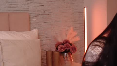 RachelSwaan online show from December 10, 7:37 am