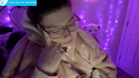 rachs_wardrobe online show from January 11, 1:49 pm