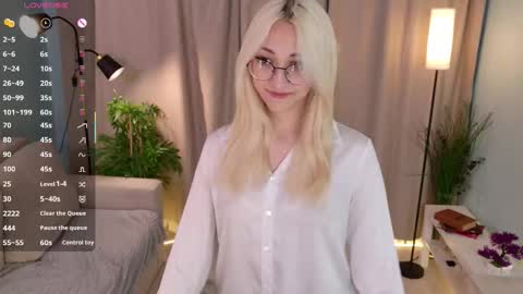 Karina online show from October 19, 9:37 pm