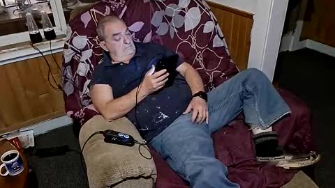 Snapshot of radiomantim chatting on February 10, 4:55 pm Radioman for fun online show from February 10, 4:55 pm