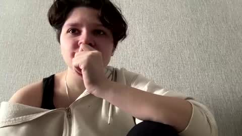 Snapshot of raegriego chatting on May 15, 12:50 am Emmie online show from May 15, 12:50 am