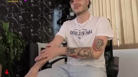 Snapshot of rafael_mendez chatting on February 6, 8:56 pm R A F A E L online show from February 6, 8:56 pm