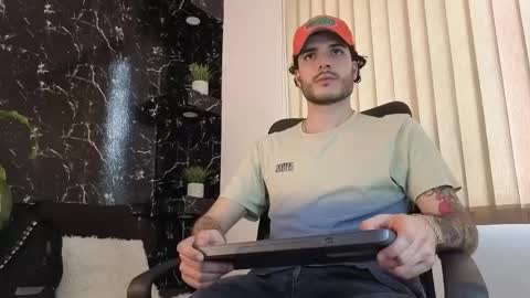 Snapshot of rafael_mendez chatting on February 11, 8:47 pm R A F A E L online show from February 11, 8:47 pm