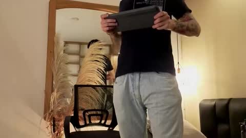 Snapshot of rafael_mendez chatting on February 17, 8:48 pm R A F A E L online show from February 17, 8:48 pm