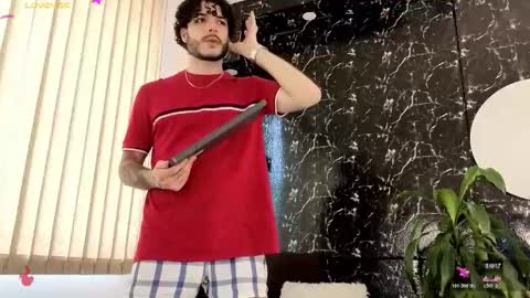 Snapshot of rafael_mendez chatting on February 19, 9:33 pm R A F A E L online show from February 19, 9:33 pm